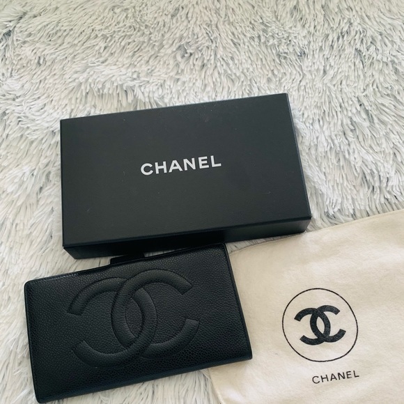 CHANEL Other - Chanel Classic Caviar leather wallet